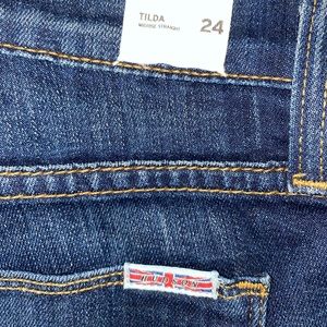 Hudson Size 24 mid rise straight jean